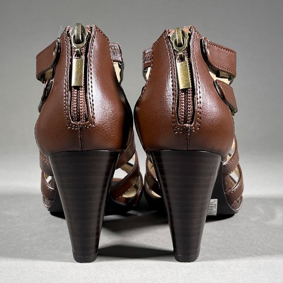 NWT Nine & Co. Brown Heels With Two Straps And Zipper Closure In Back Size 6M - Picture 5 of 13
